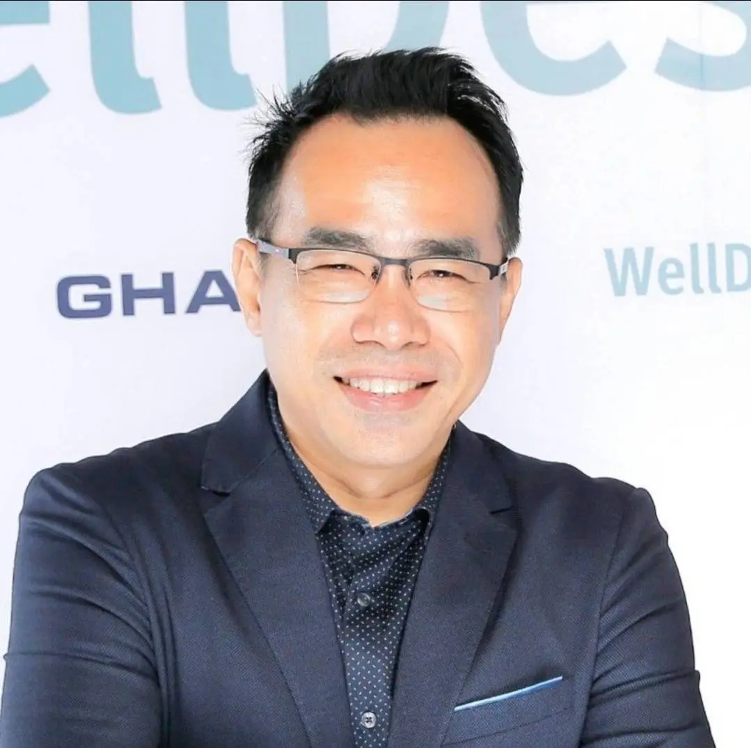 Dr. James Limrapeepong